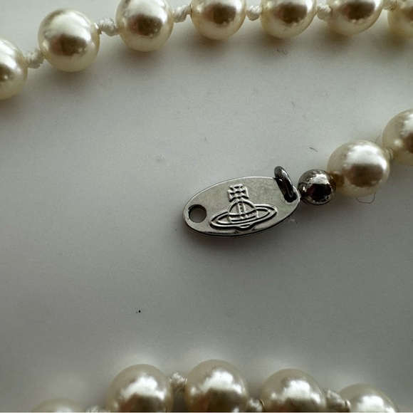 [SOLD] -Authentic Vivienne Westwood Pearl Necklace with box and dust bag - Picture 2 of 6